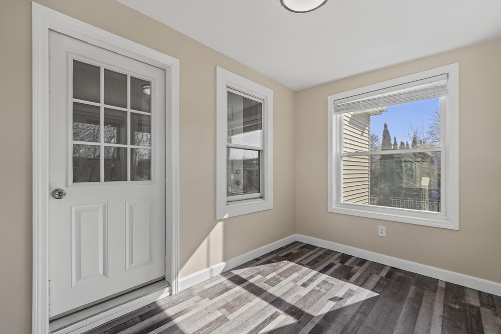 4 Champlain Rd, Salem