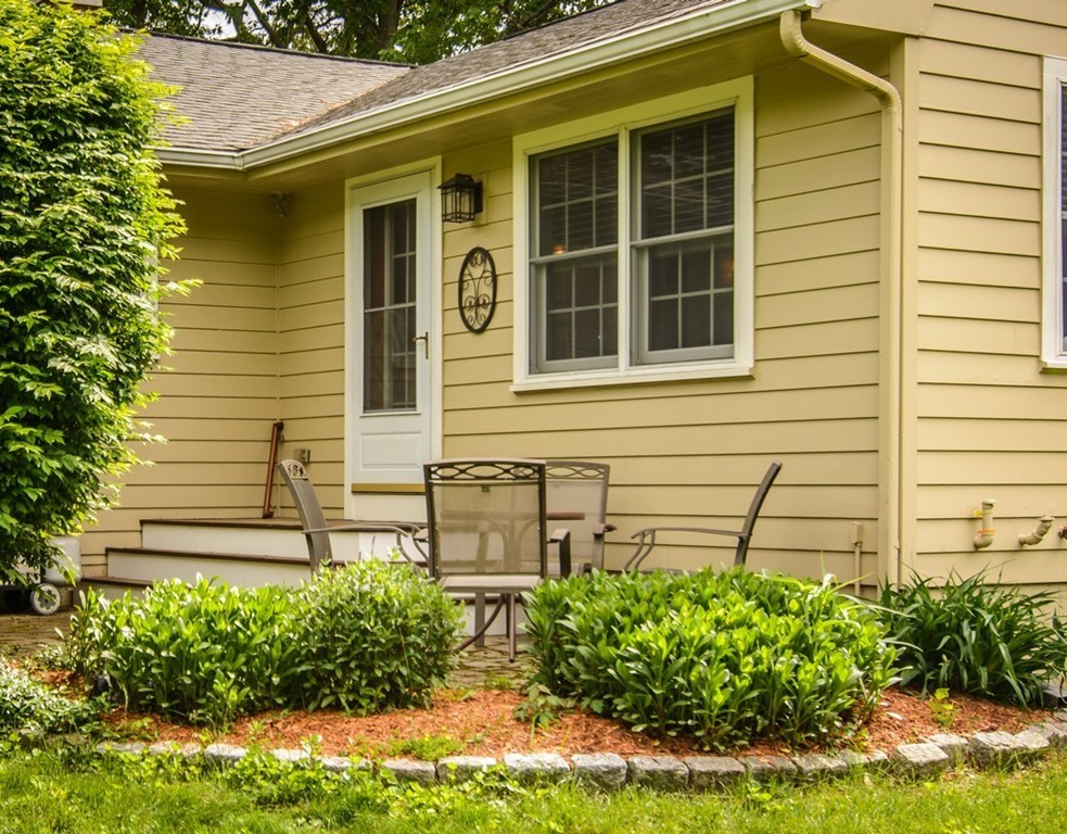 253 W Main St, Westborough