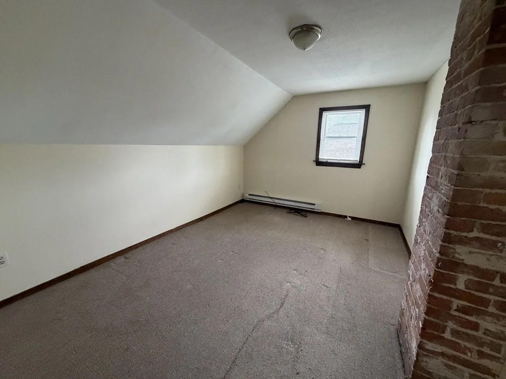 319 Main St, Springfield
