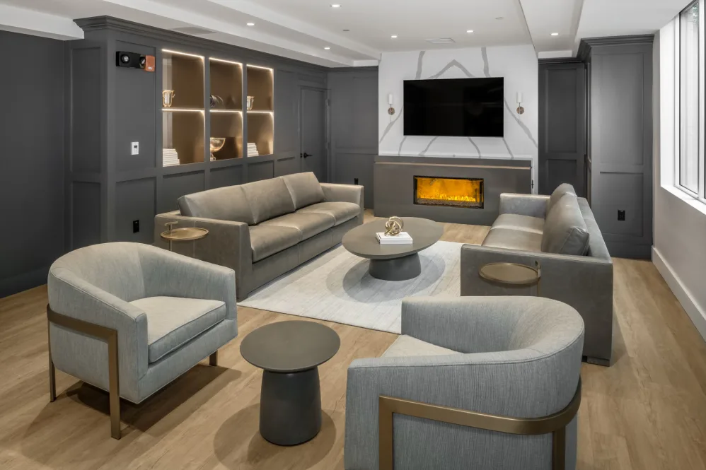 700 Huron Ave, Strawberry Hill