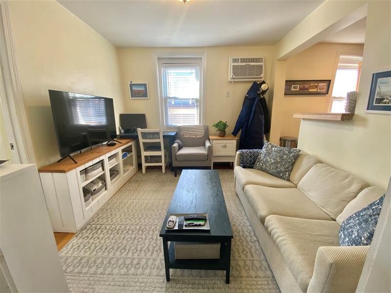 375 Western Ave, Riverside