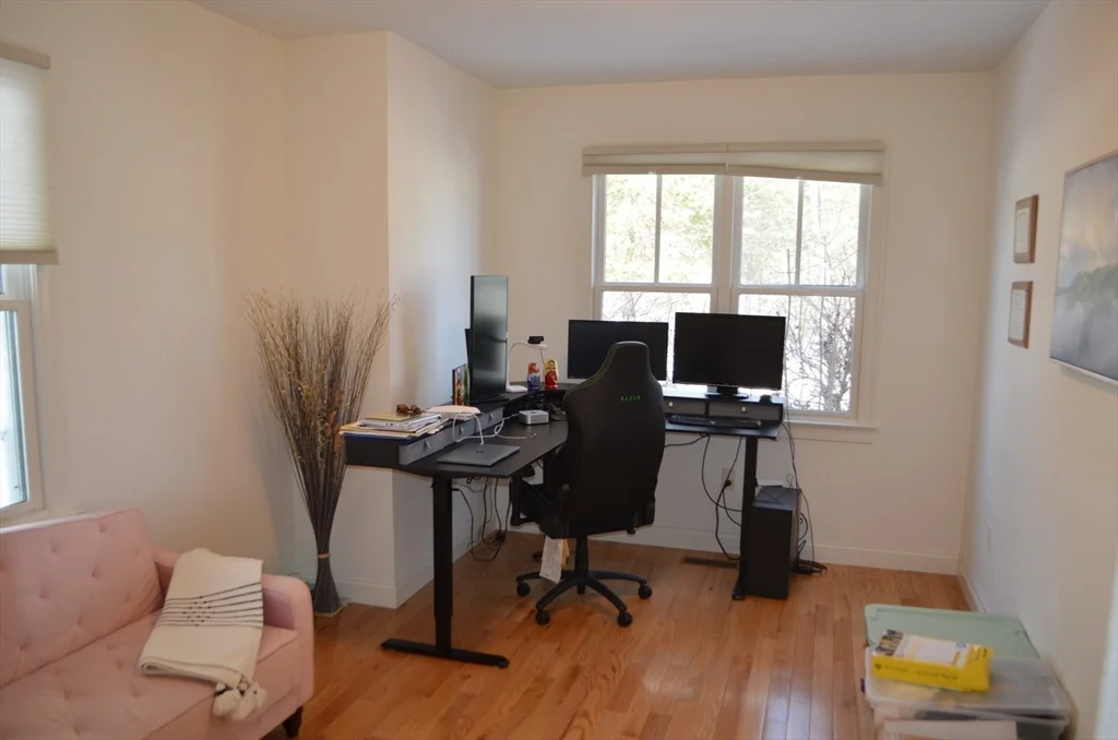 92 Johnson Woods Dr, Reading