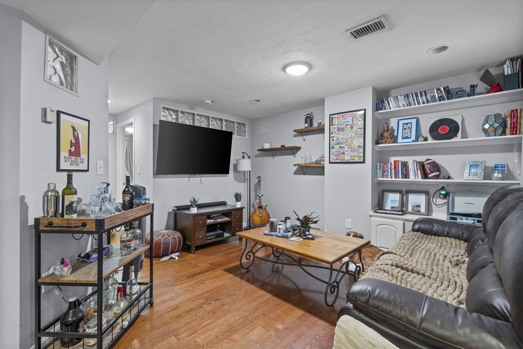 11 Gates, South Boston