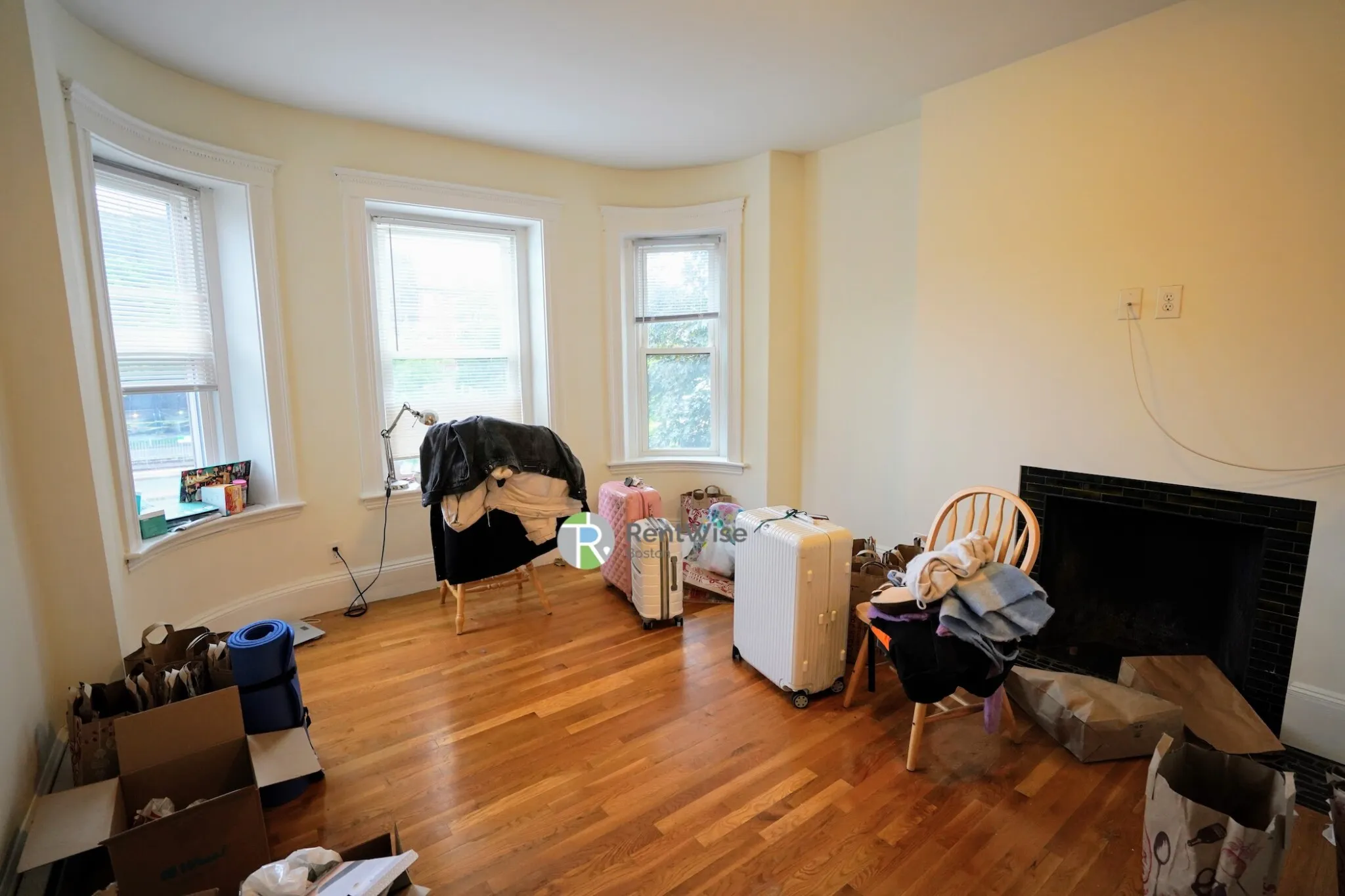 1322 Commonwealth Ave, Brighton