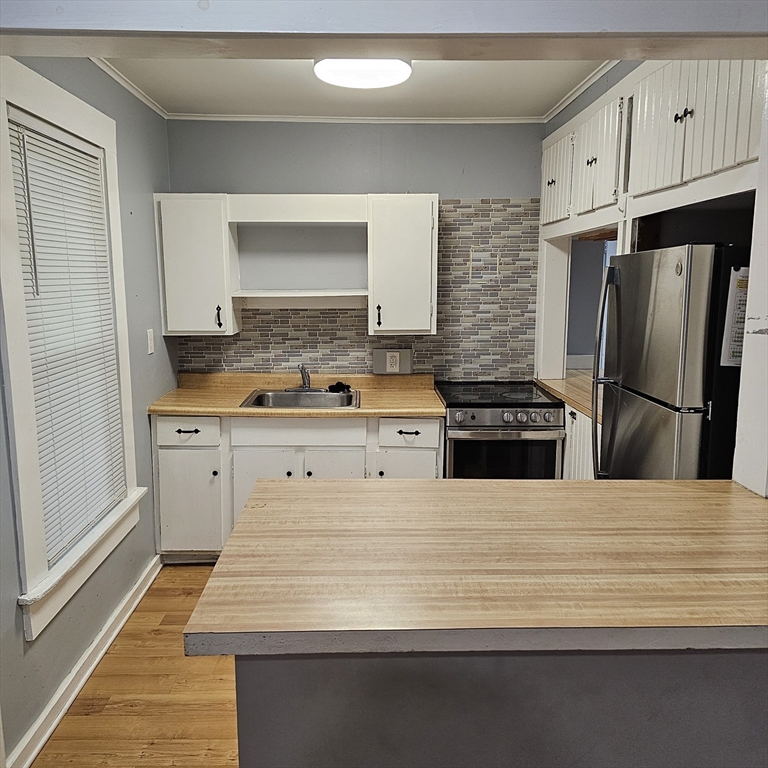 106 Walnut St, Clinton