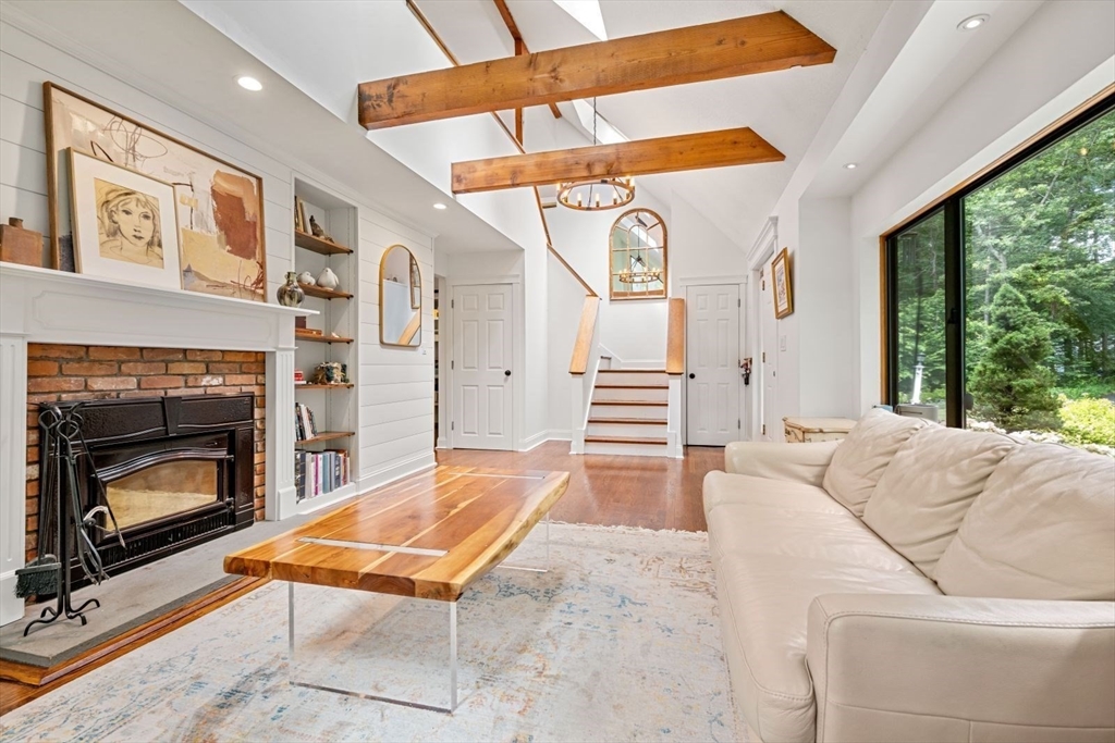 2 Deer Run, Littleton