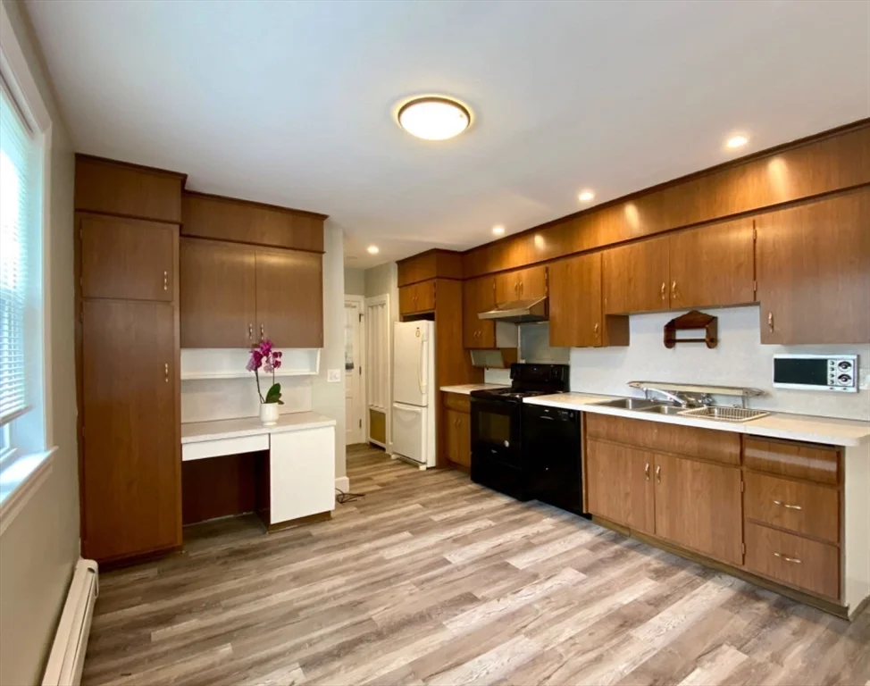 144 Ellison Park, Waltham