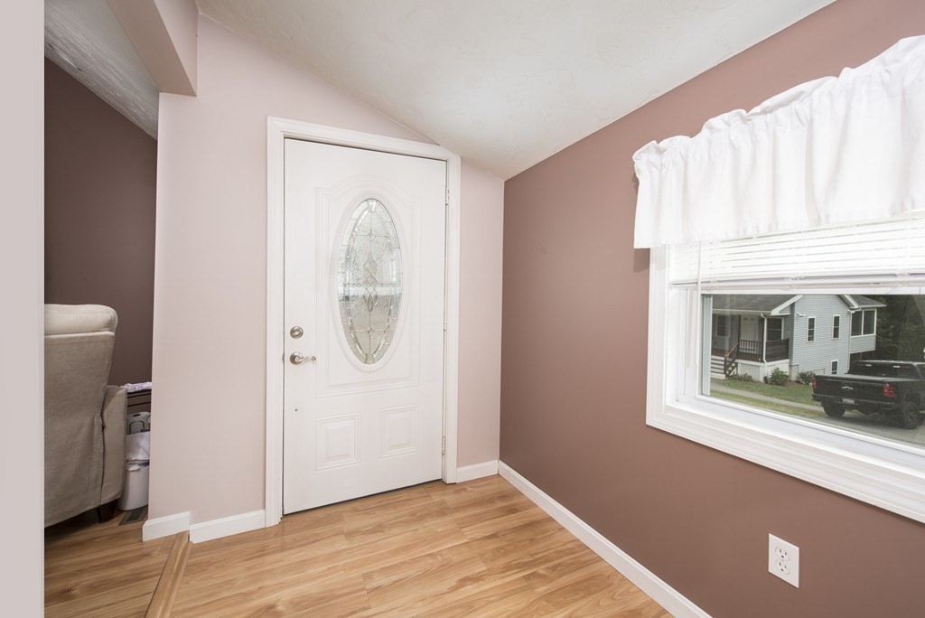 75 Saugus Ave, Saugus