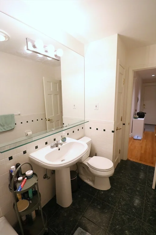 30 Upland Rd, Neighborhood Nine