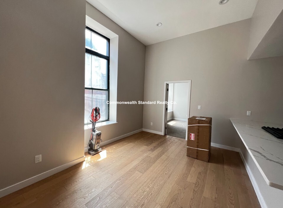 1661-1663 Washington St, South End