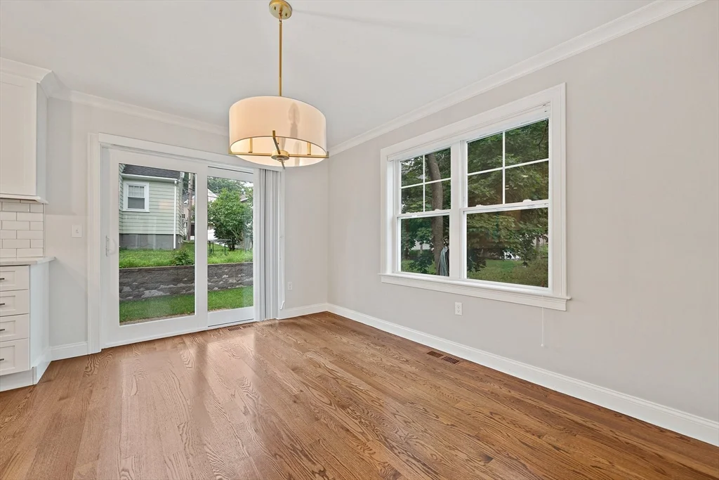 15 Lakeview Ave, Waltham