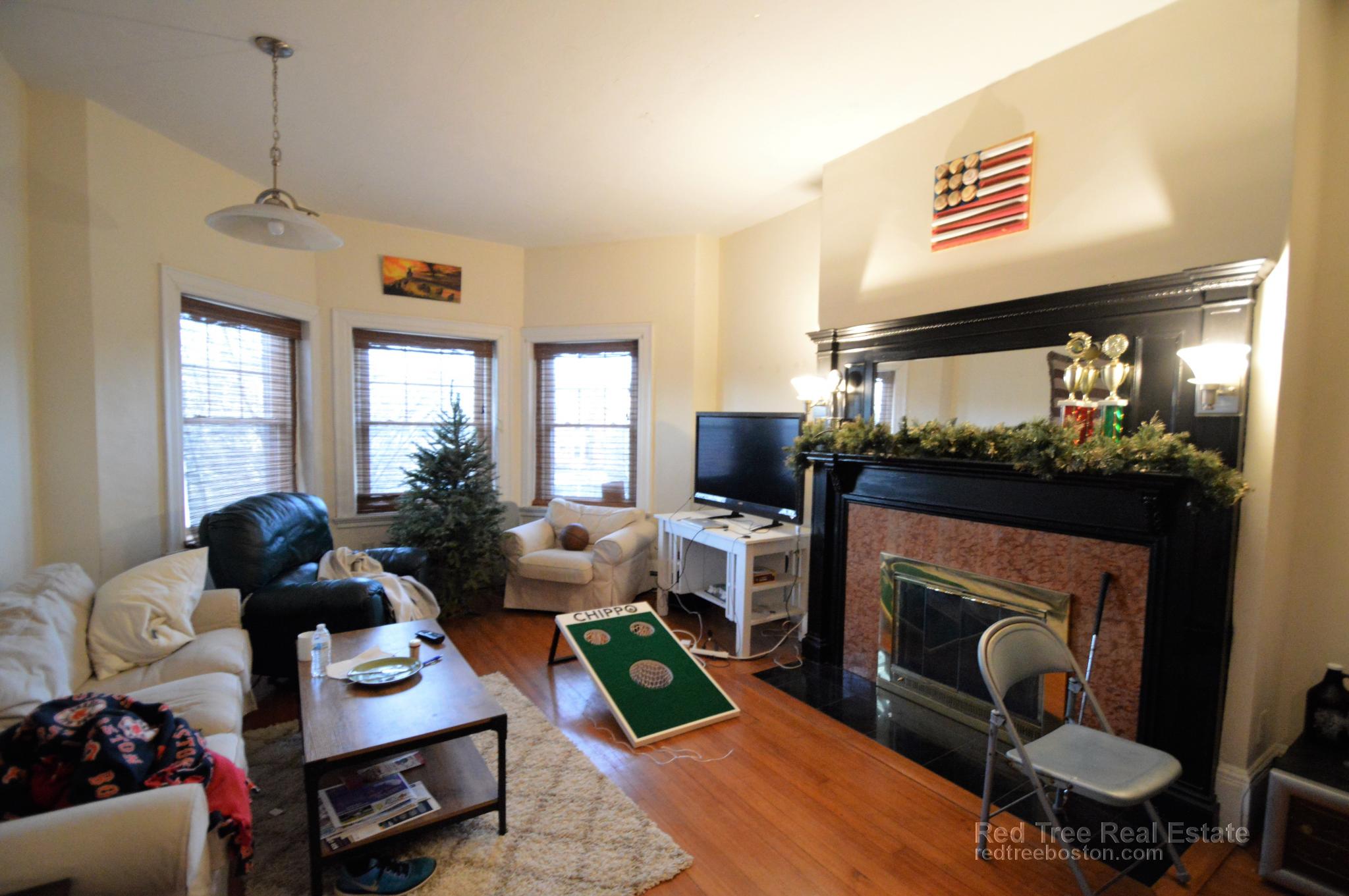 1689 Beacon St, Aspinwall Hill