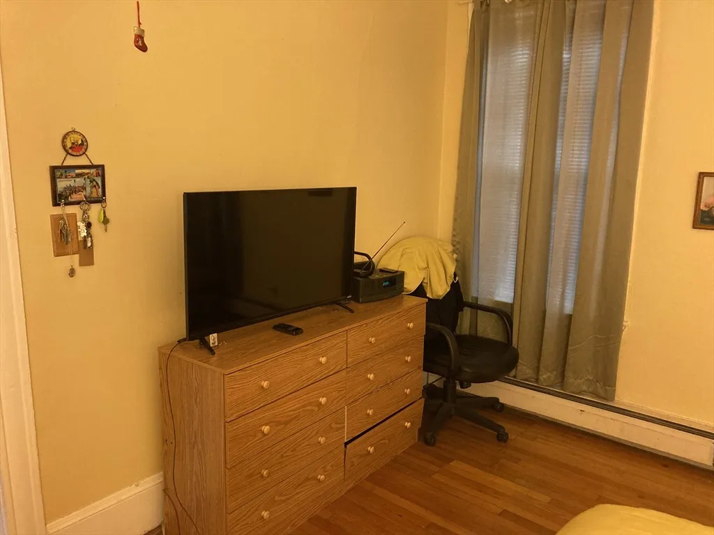 1734 Commonwealth Ave, Brighton