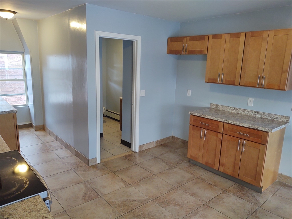 96 Pleasant St, Marlborough