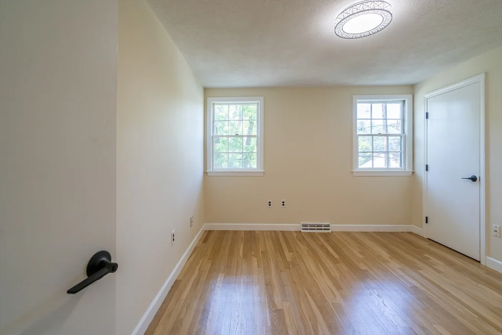 10 Colburn St, Waltham