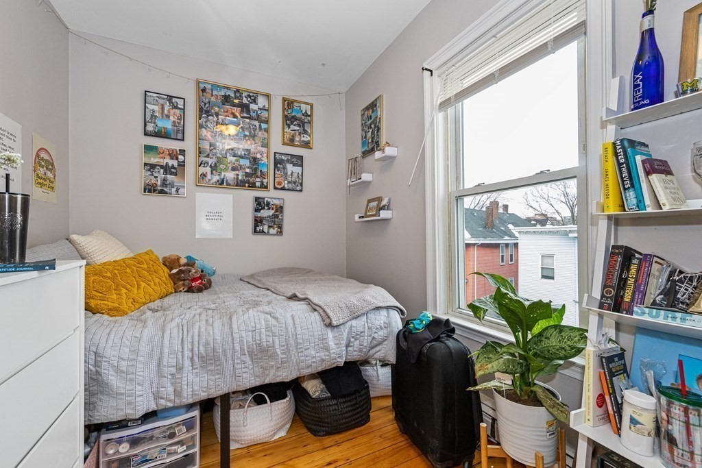 44 Hillside St, Mission Hill