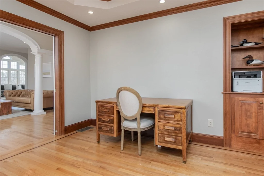 63 Skyfields Dr, Groton
