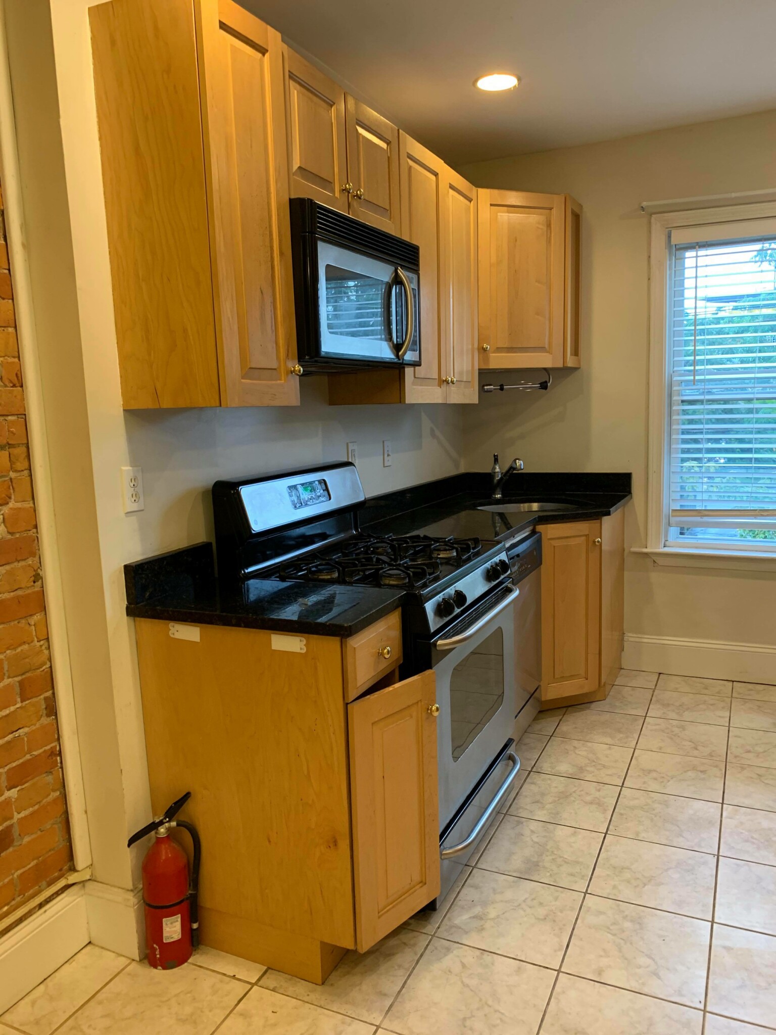 23 Aspinwall Ave, Central Village