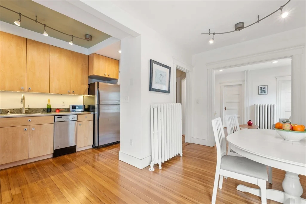 10 Bowdoin St, Neighborhood Nine