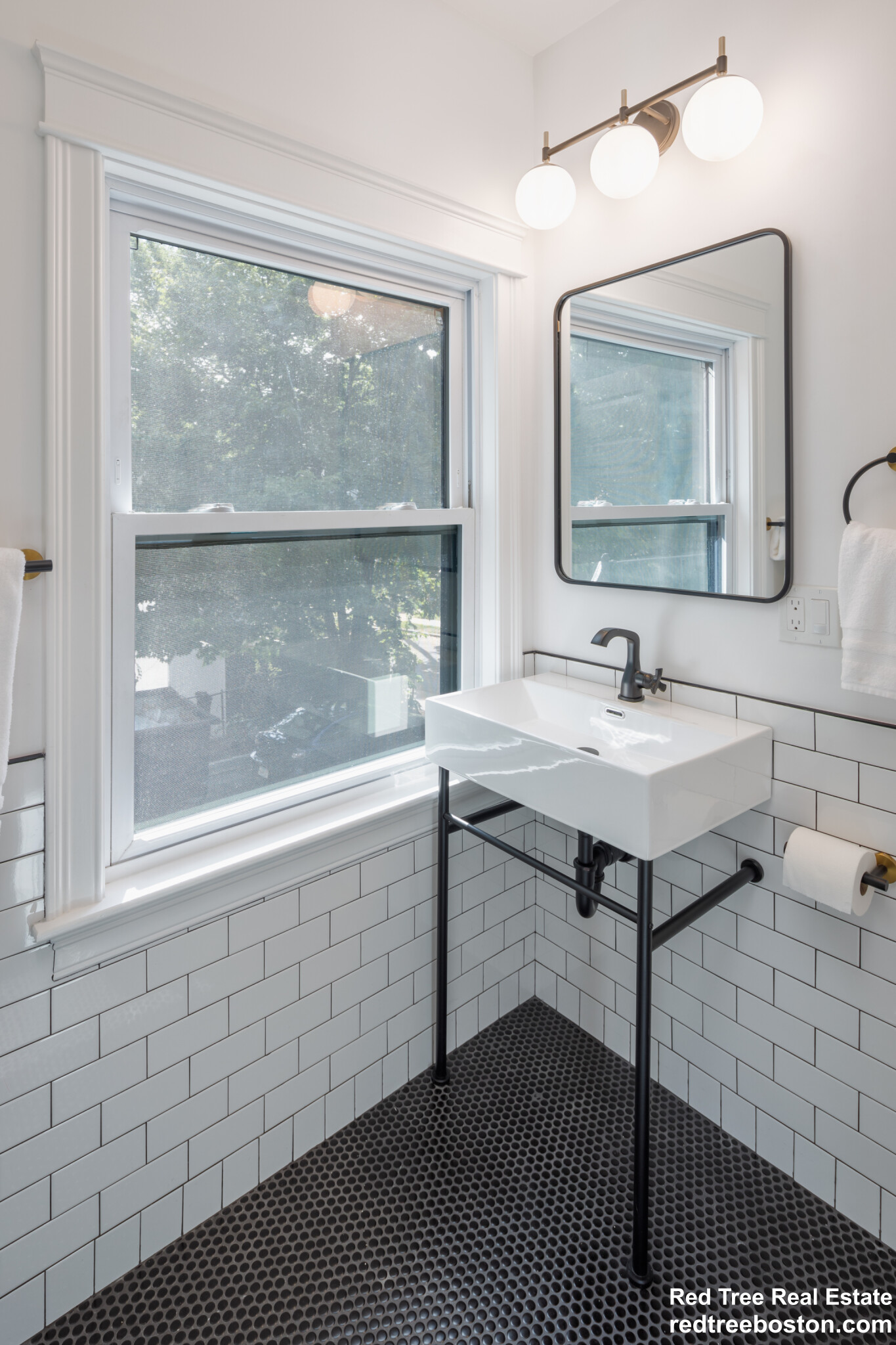 44 Winslow Rd, North Brookline