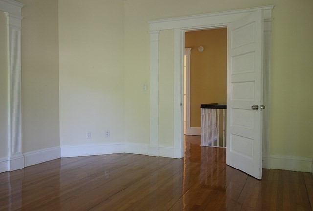 266 Lake Ave, Newton