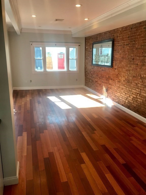 4 Colebrook St, South Boston