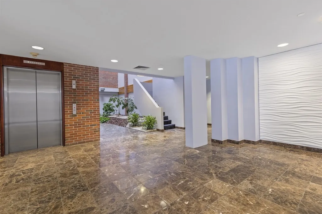 241 Perkins St, Jamaica Plain