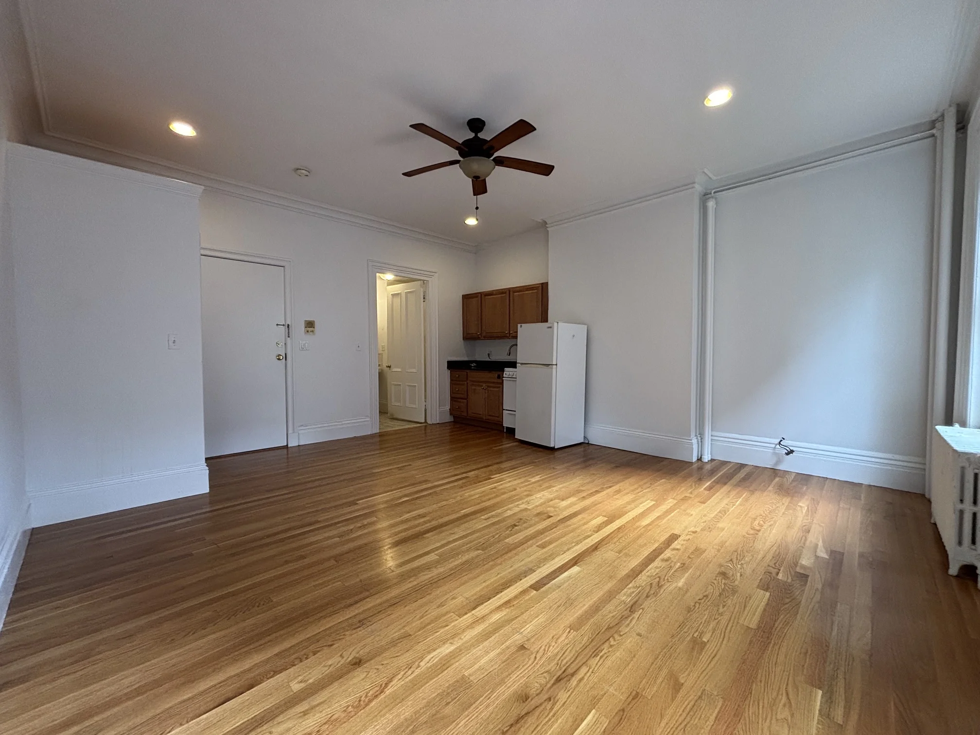 98 Charles St, Beacon Hill