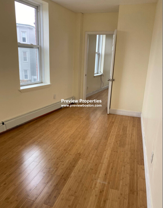 212 Maverick St, East Boston