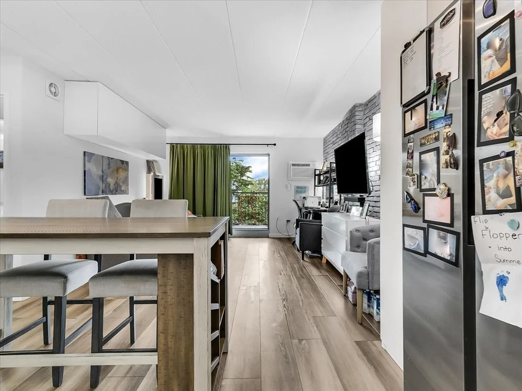 995 Massachusetts Ave, Arlington