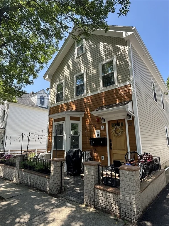 69 Rush St, East Somerville