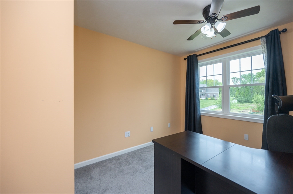 7 Willow Brook Ln, Blackstone