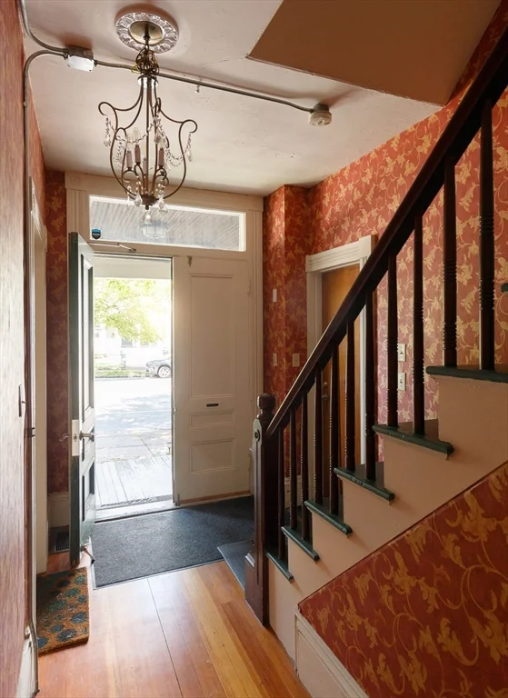 327 Lafayette St, Salem