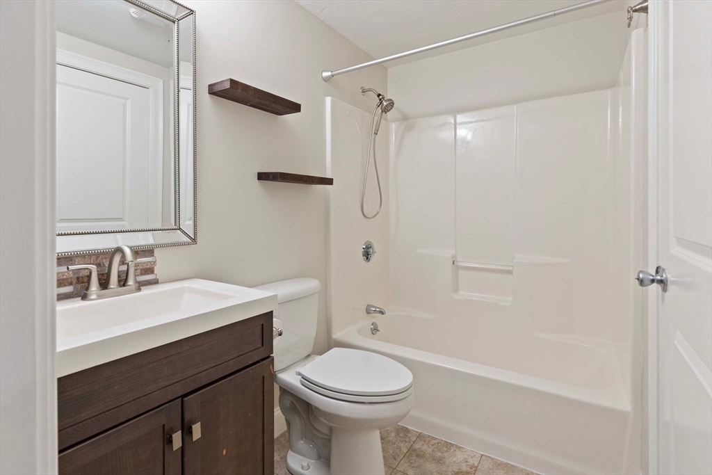 143 Village St, Medway