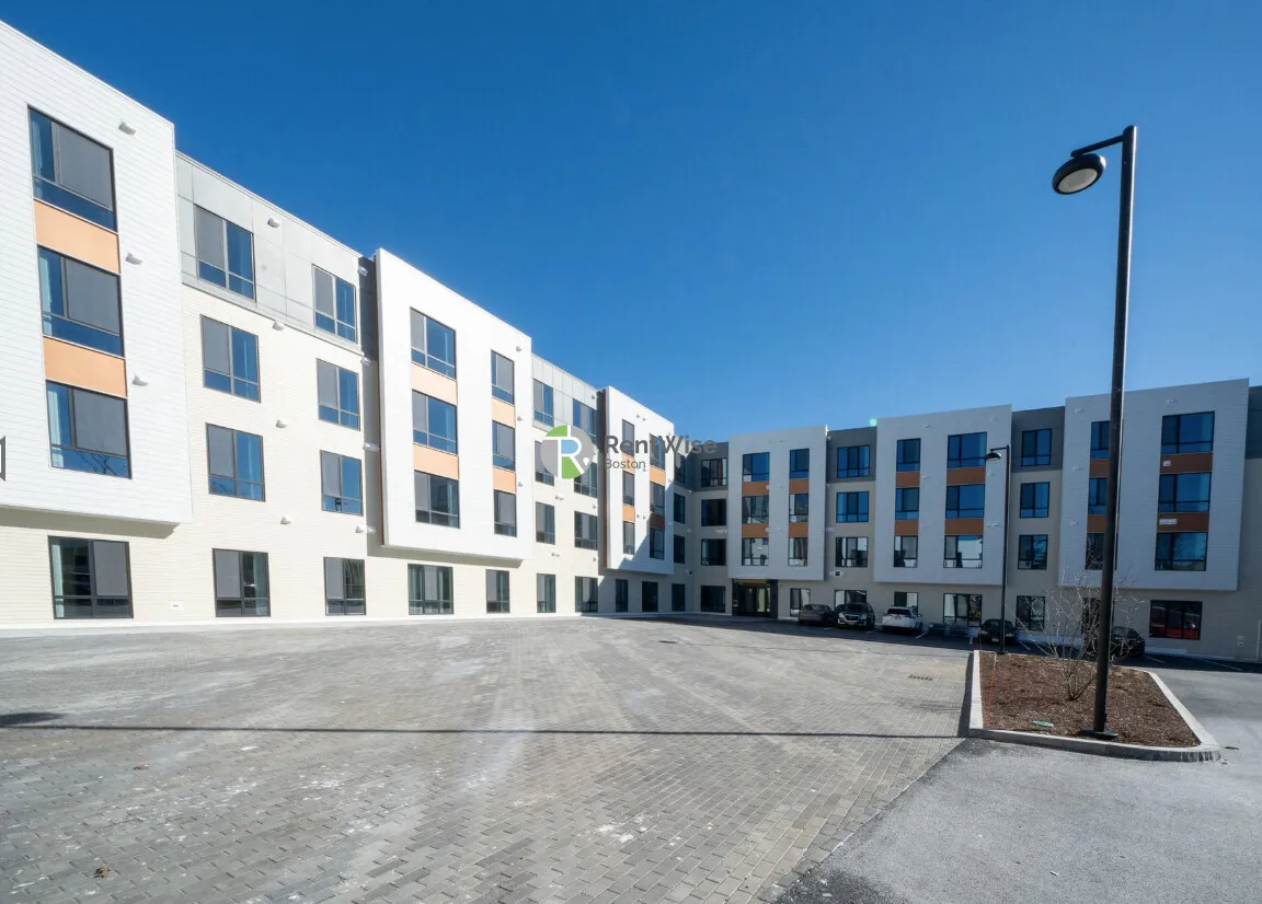 289 Walk Hill St, Roslindale