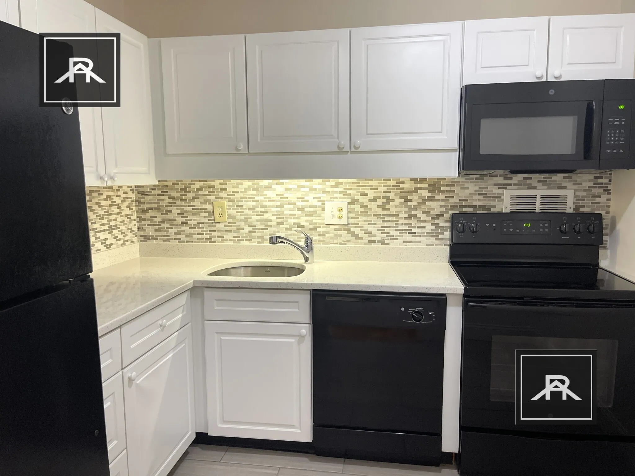 101 Monmouth St, Longwood