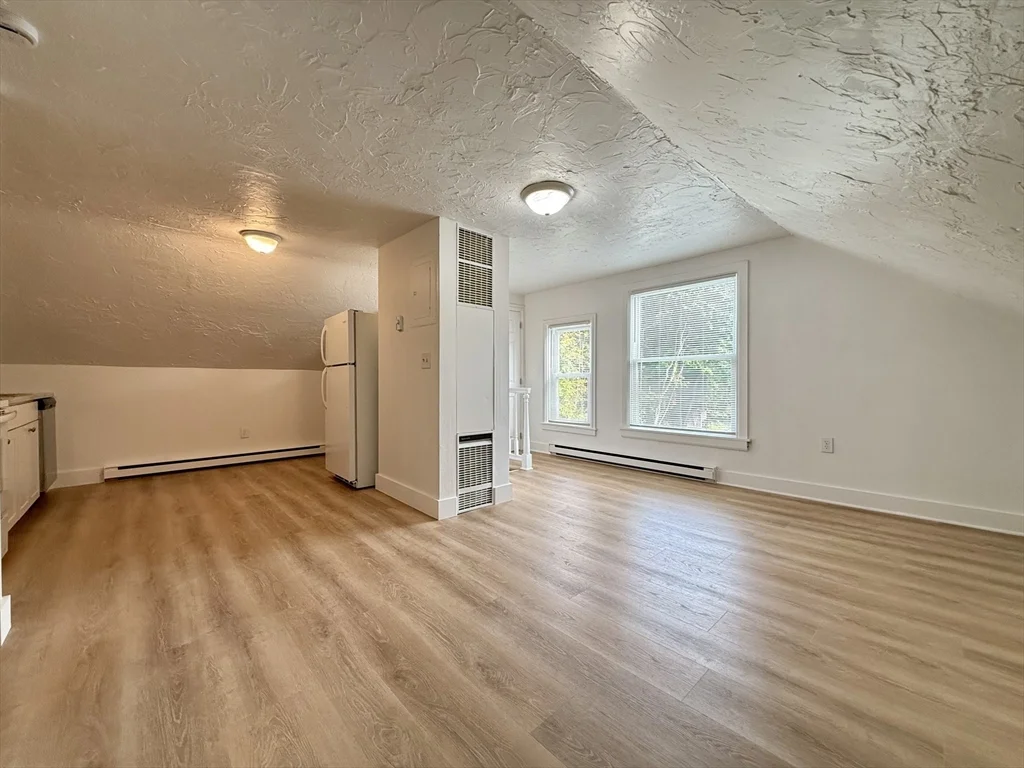 542 Mount Hope St, North Attleboro