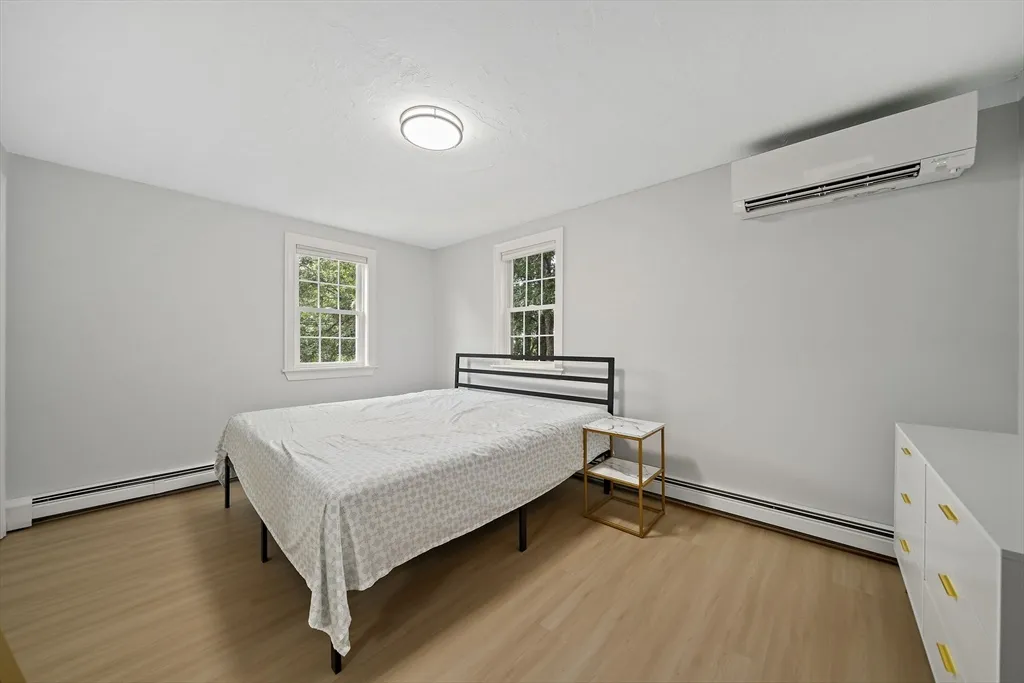 6 Skyview Rd, Woburn