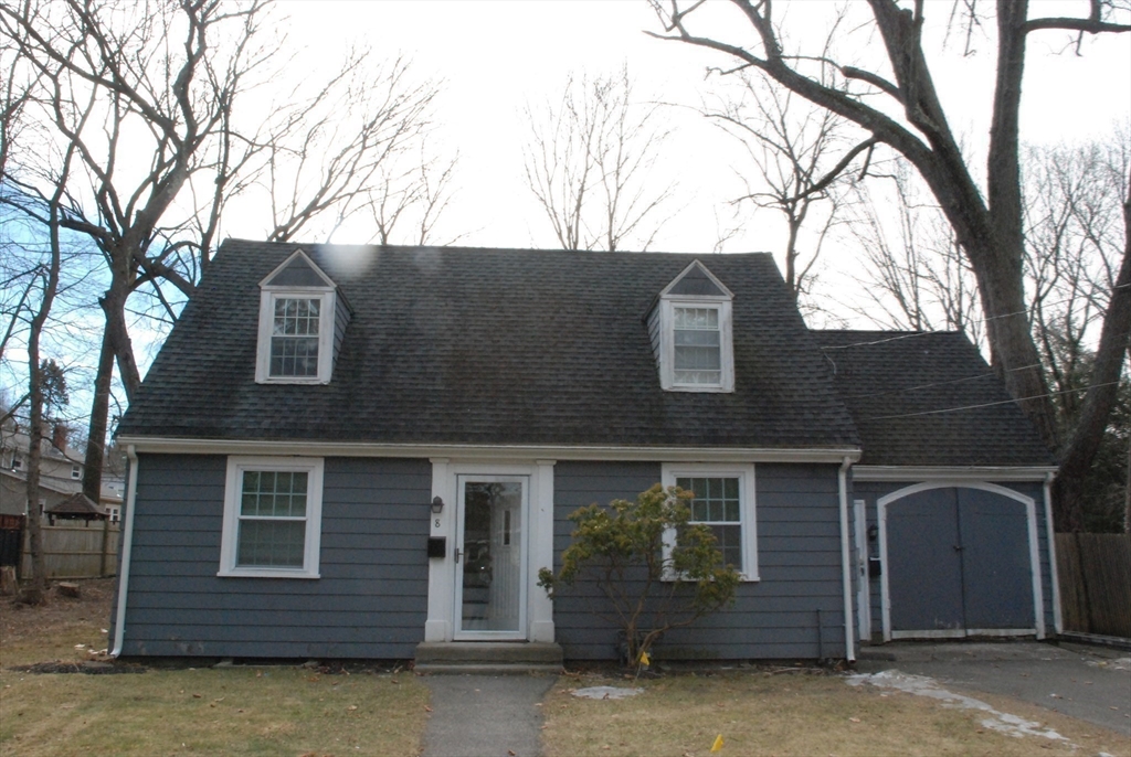 8 Sunset Rd, Wayland