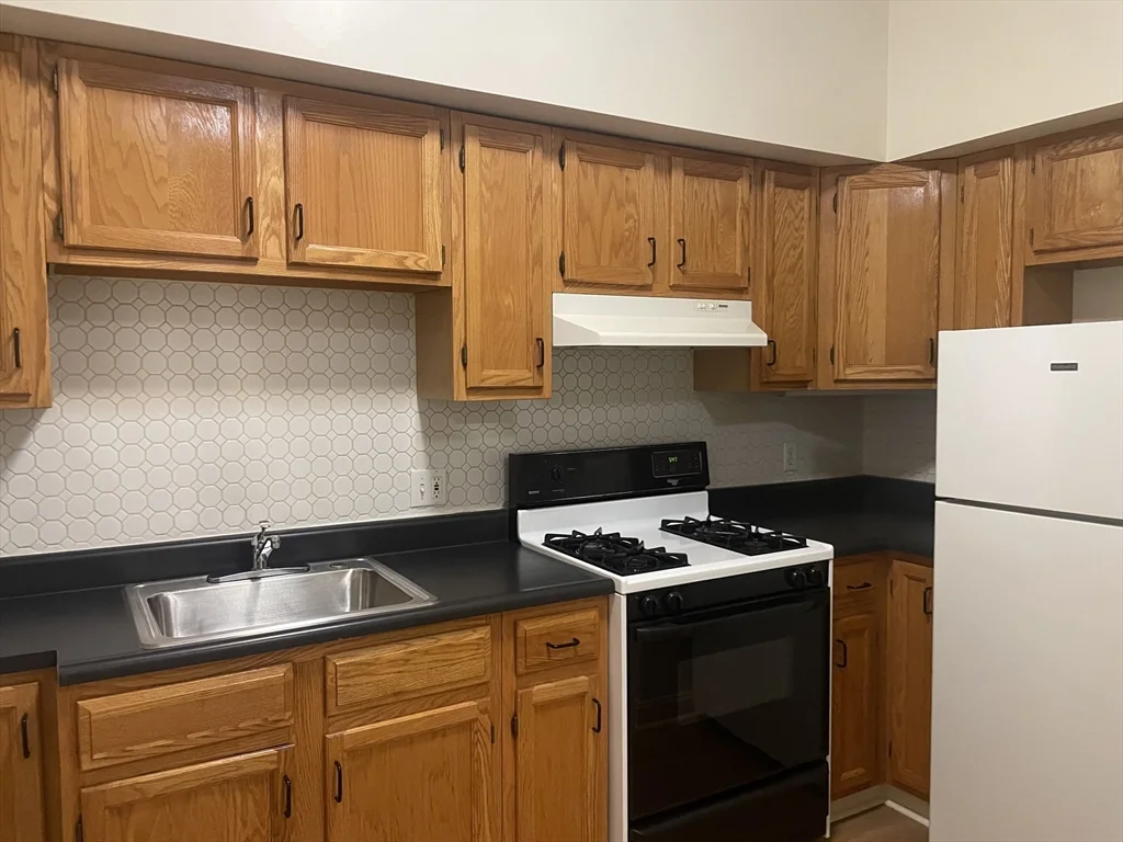 37 Blue Hill Ave, Roxbury