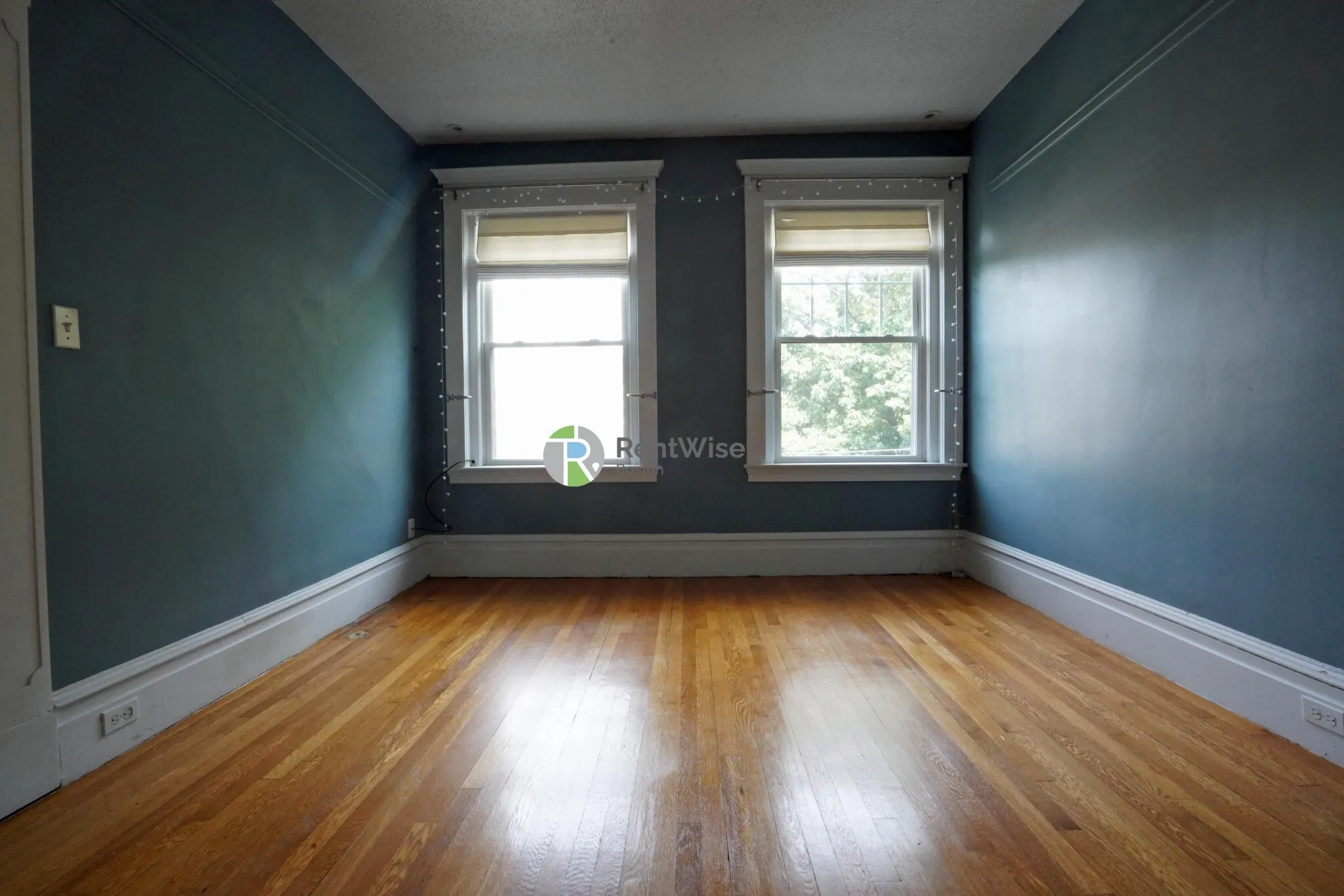 94 Naples Rd, North Brookline