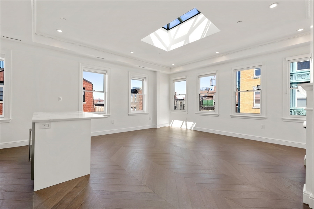 112 Myrtle, Beacon Hill