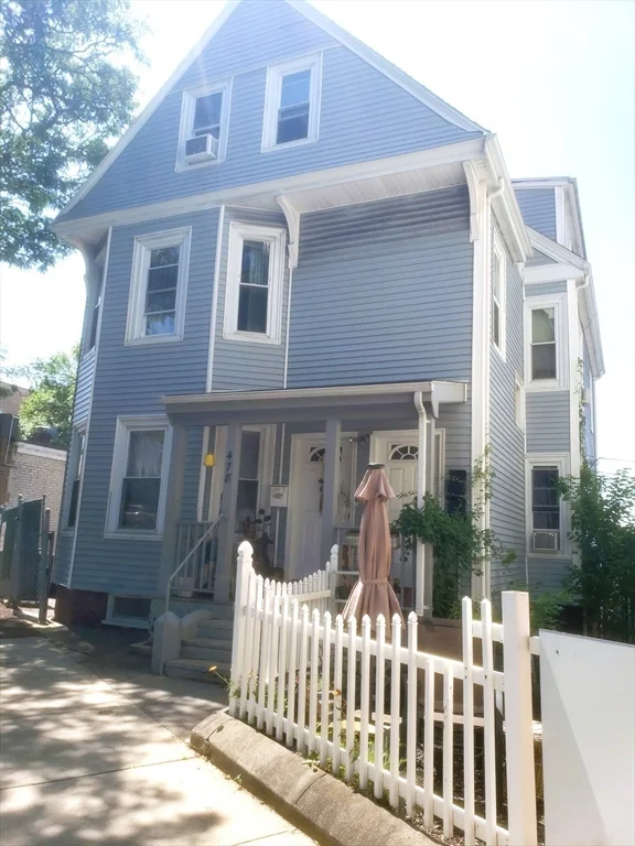 478 Medford St, Somerville