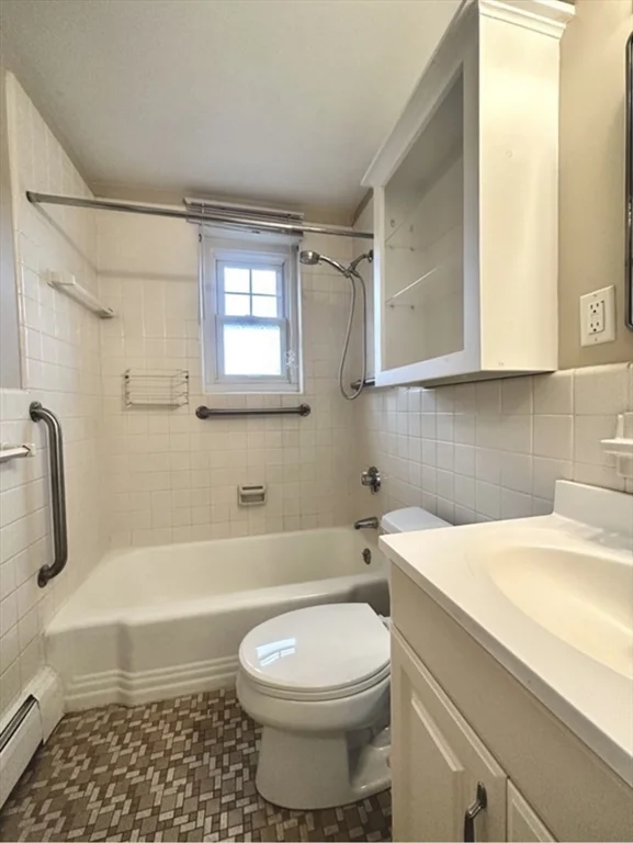48 Emerson Garden, Lexington