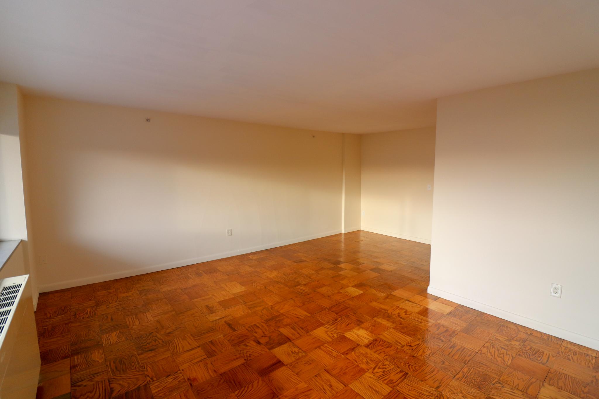 101 Monmouth St, Longwood