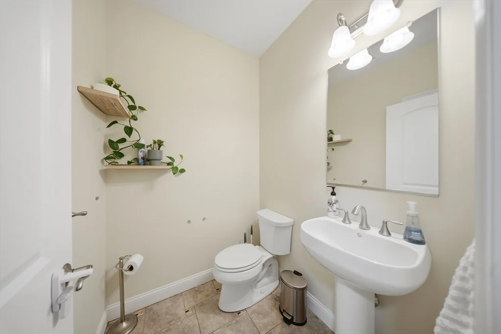 2 Williamsburg Way, Medway