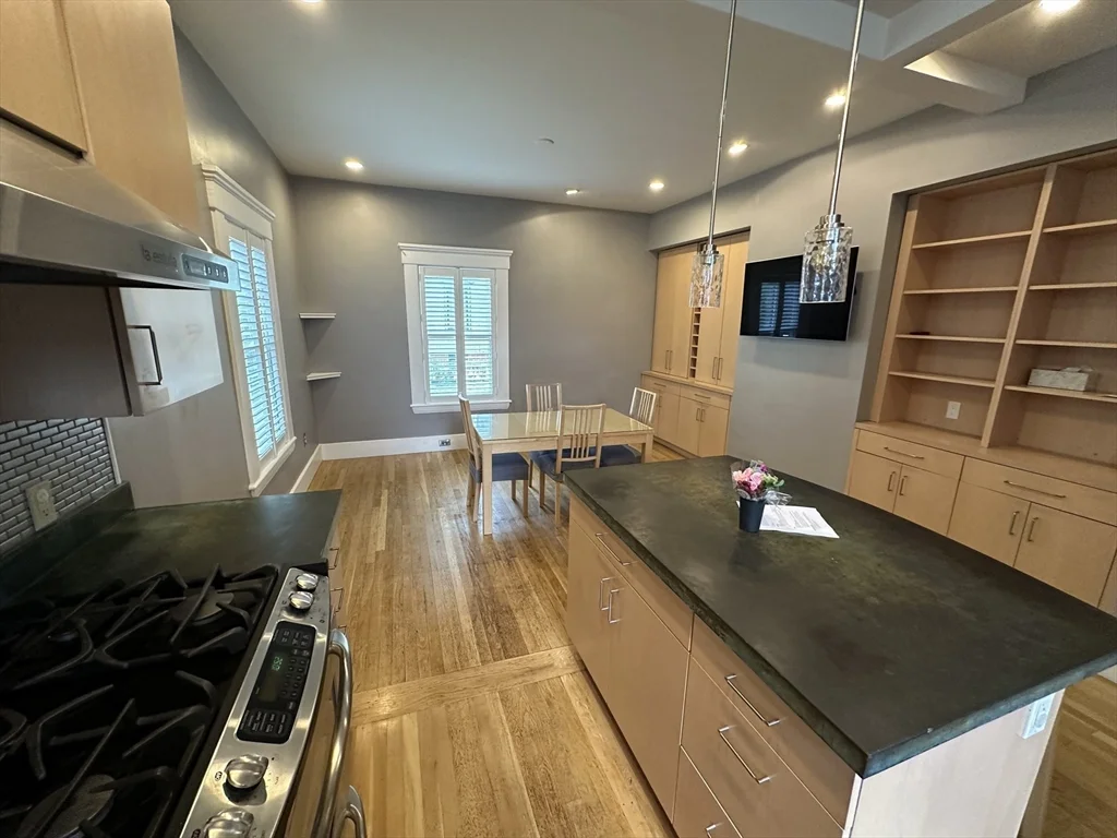 315 Windsor St, Wellington-Harrington