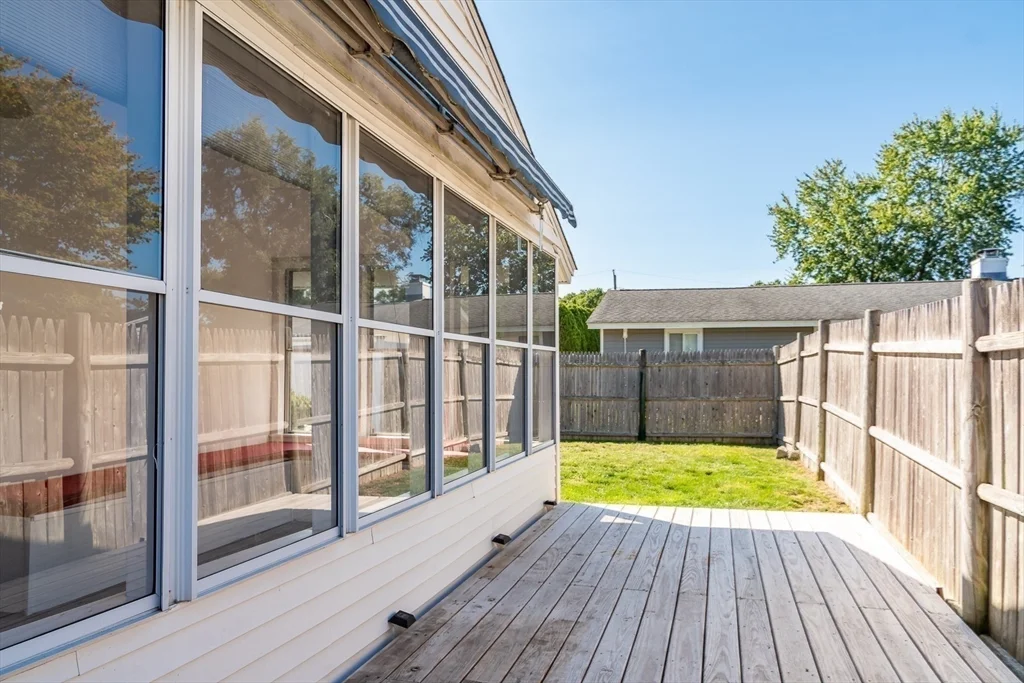 14 Rosslare Rd, Framingham