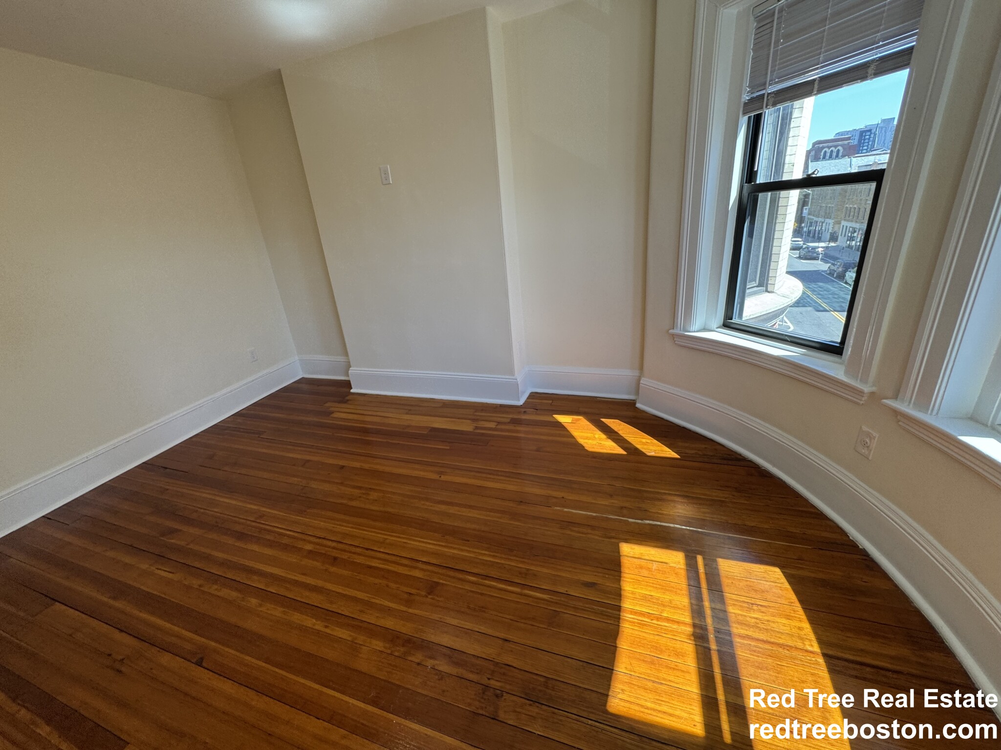 885 Massachusetts Ave, Mid Cambridge