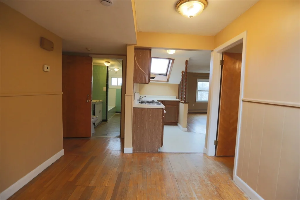 889 Pine, Fall River